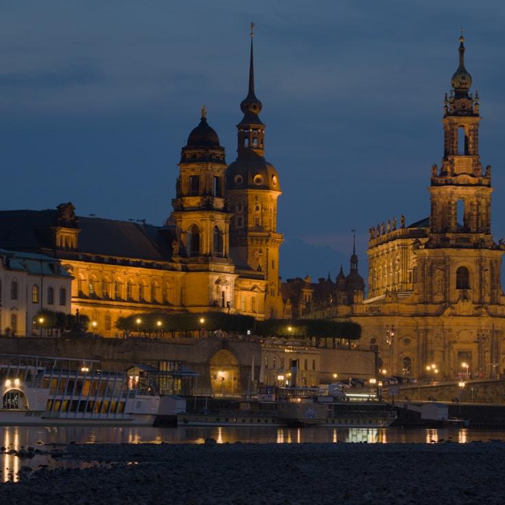 Family terraces and cafés for calm evenings in London